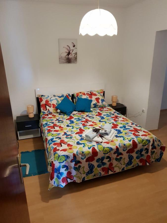 Apartman Dora Šmrika Exterior foto